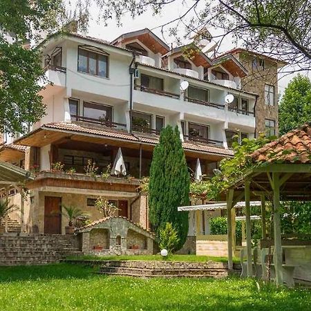 Hotel Paradise Place Kalofer Kültér fotó