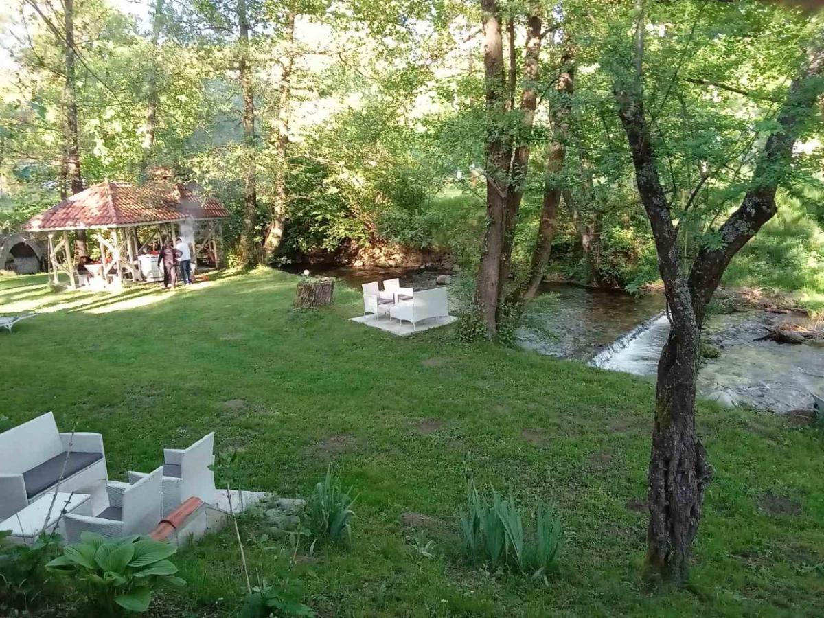 Hotel Paradise Place Kalofer Kültér fotó