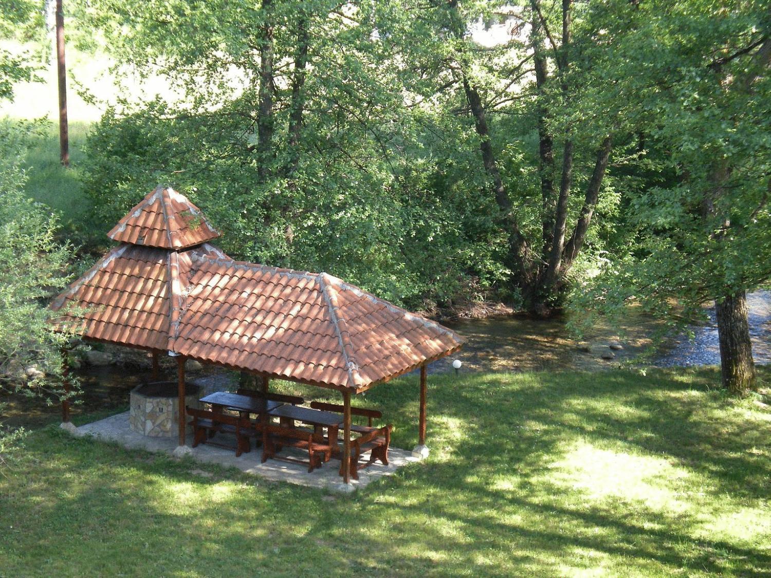 Hotel Paradise Place Kalofer Kültér fotó