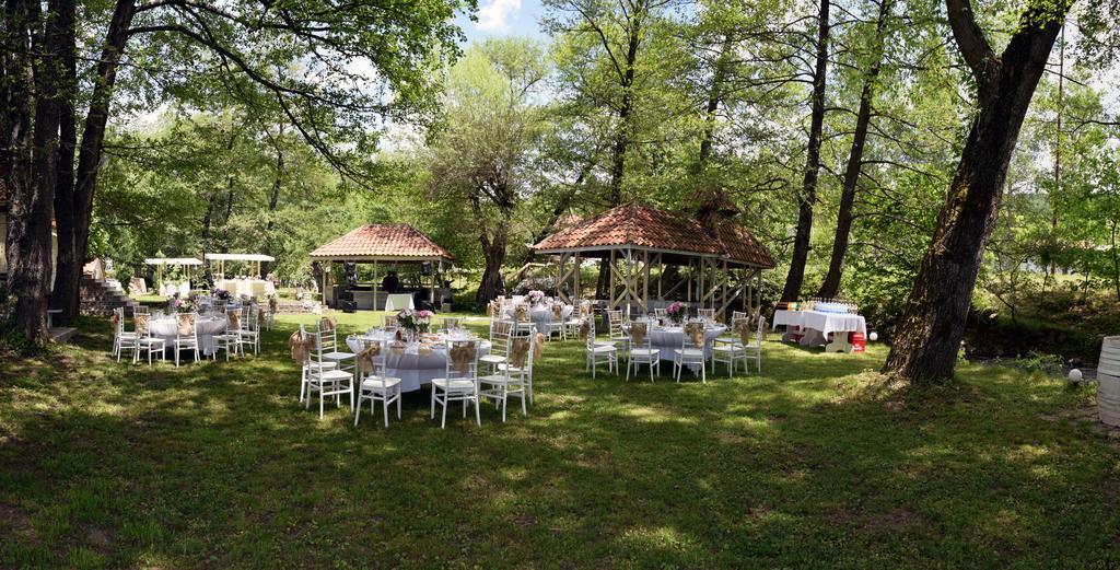 Hotel Paradise Place Kalofer Kültér fotó