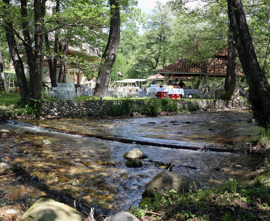 Hotel Paradise Place Kalofer Kültér fotó