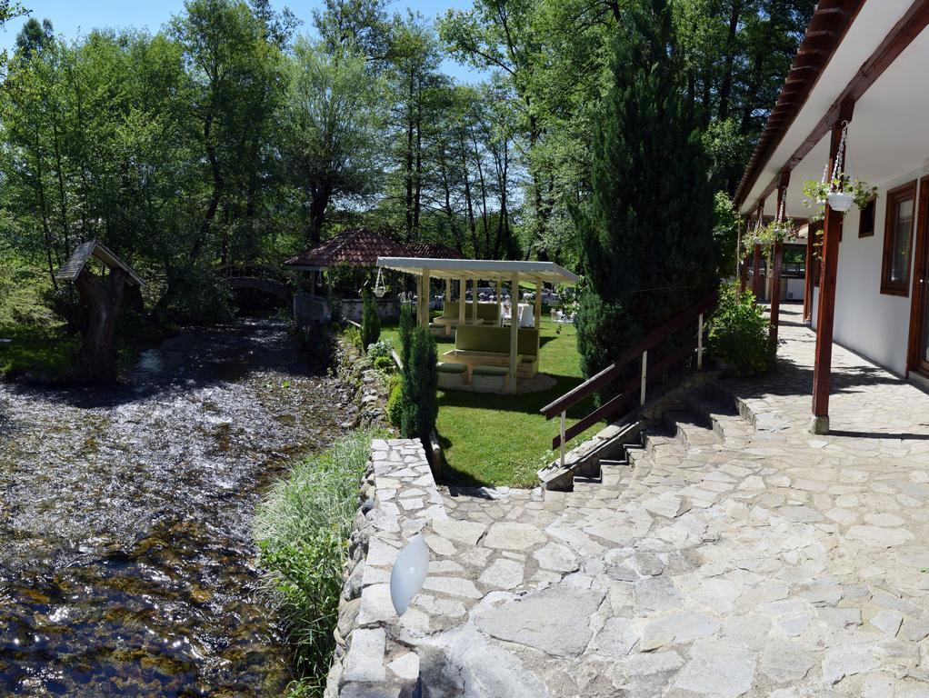 Hotel Paradise Place Kalofer Kültér fotó
