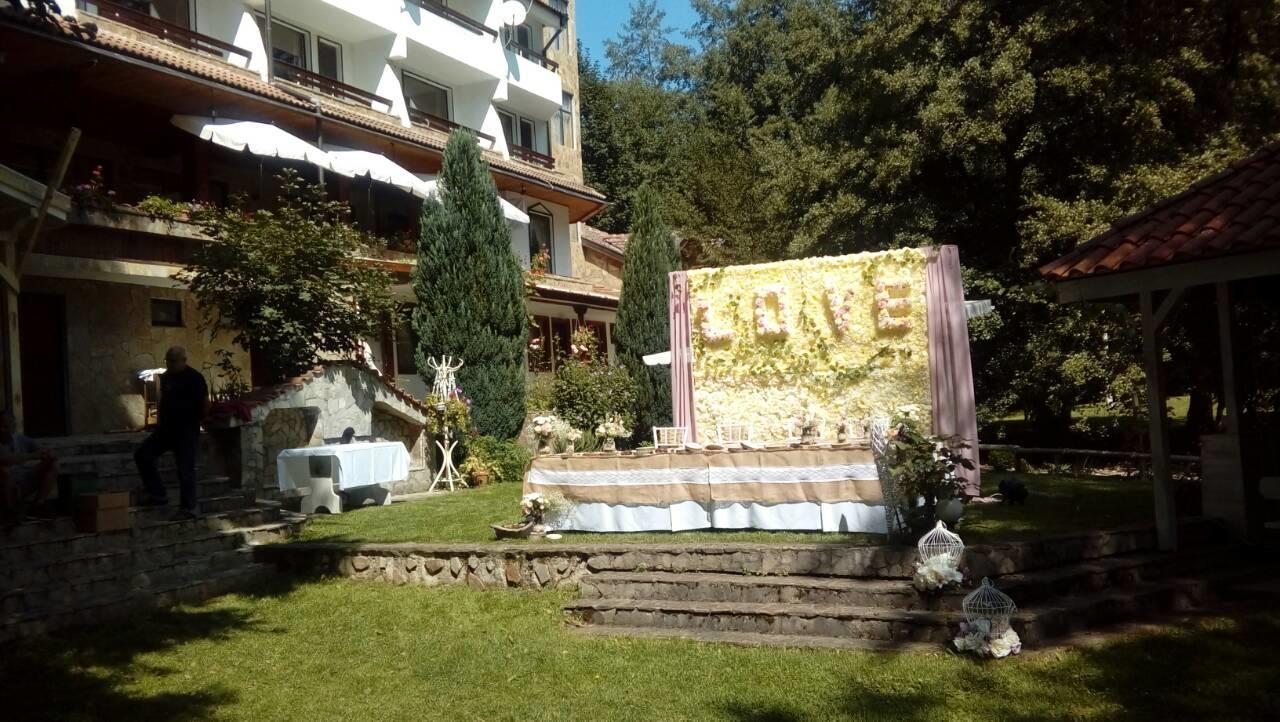 Hotel Paradise Place Kalofer Kültér fotó
